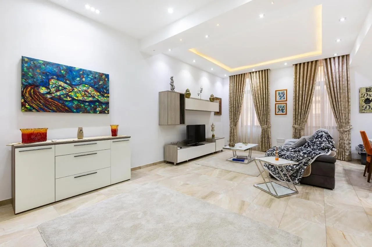 Valletta Large 3 Bedroom