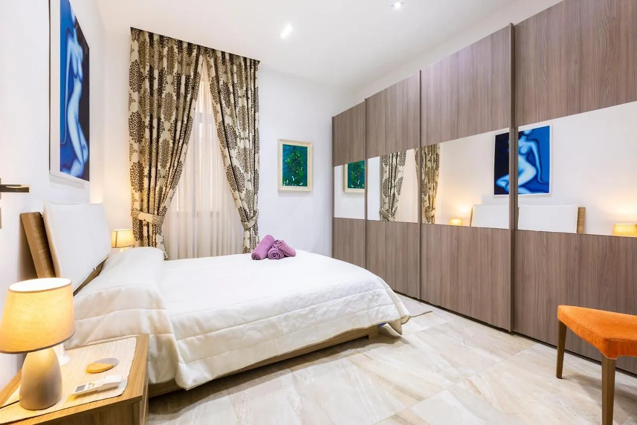 Valletta Large 3 Bedroom 0*,  Malta
