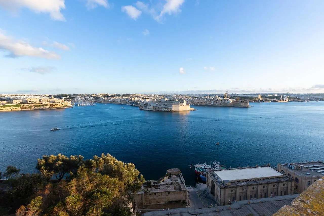 Valletta Large 3 Bedroom 0*,  Malta