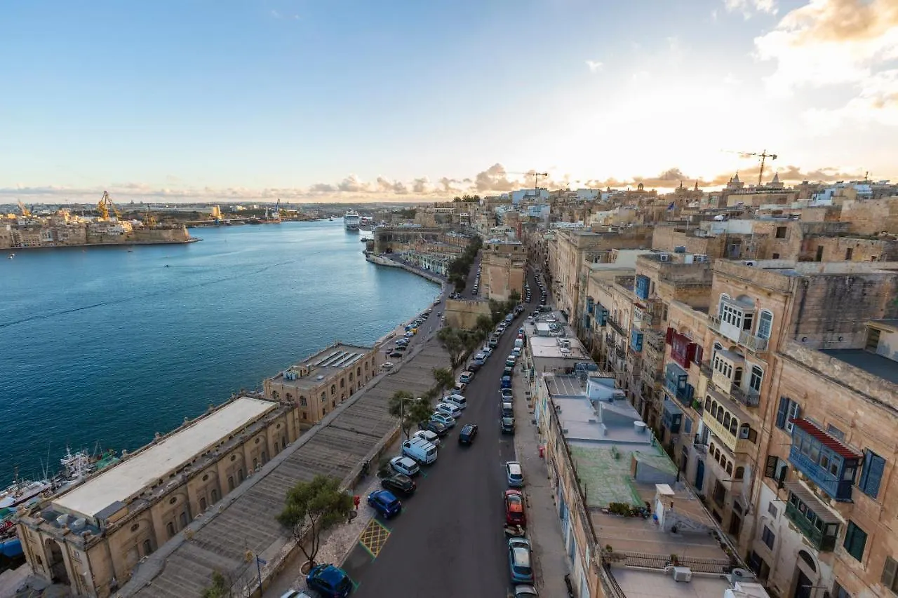 Valletta Large 3 Bedroom